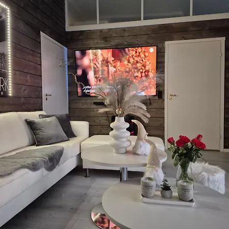 High Class Living In Valo & Lakeside Sauna * Ylojarvi